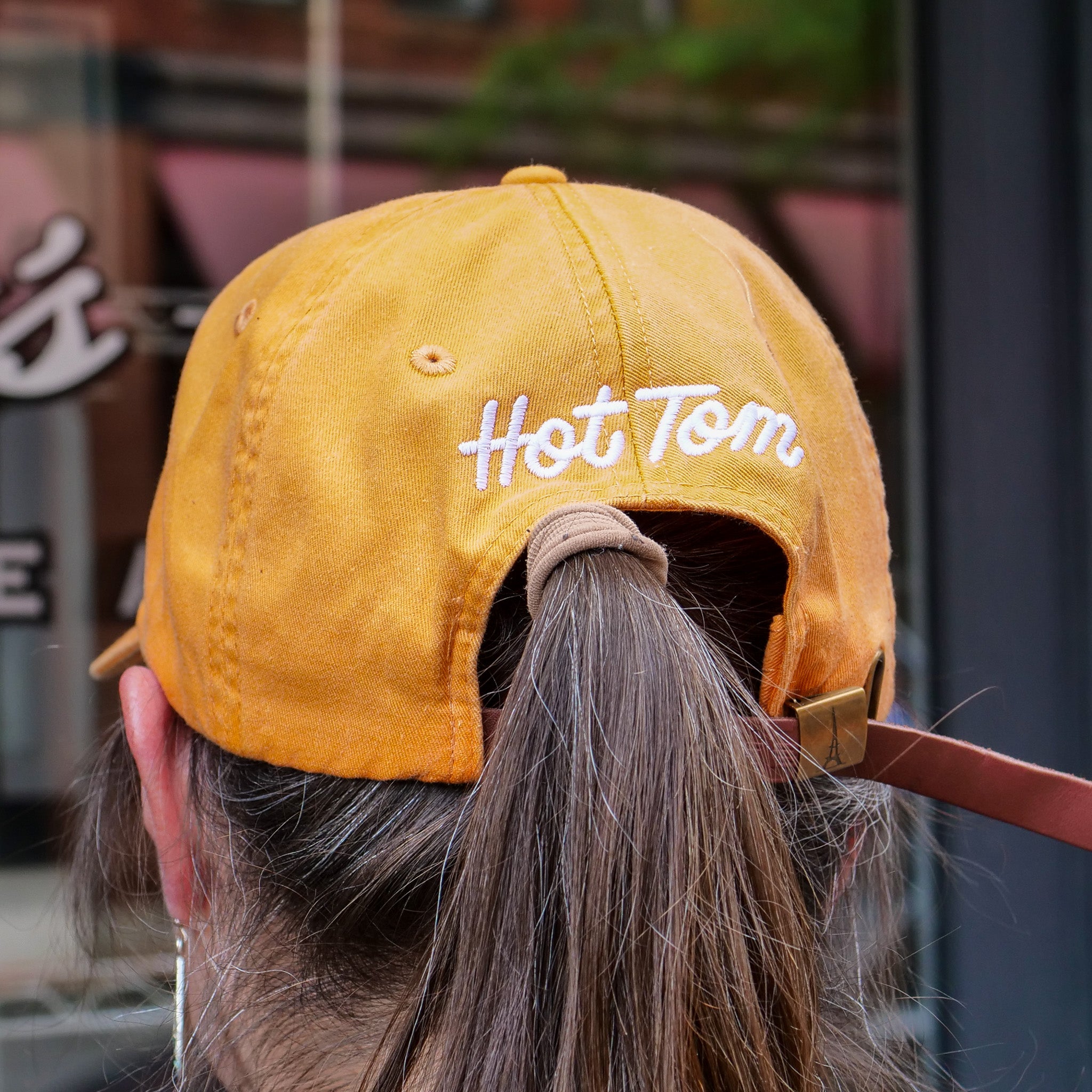 hot tom hat